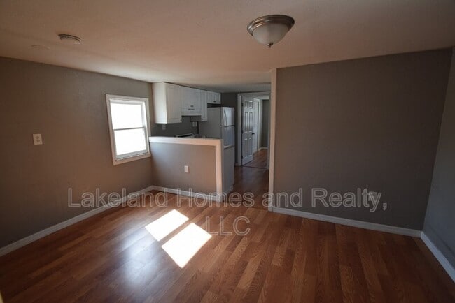 Photo - 1060 1/2 East Wabash St