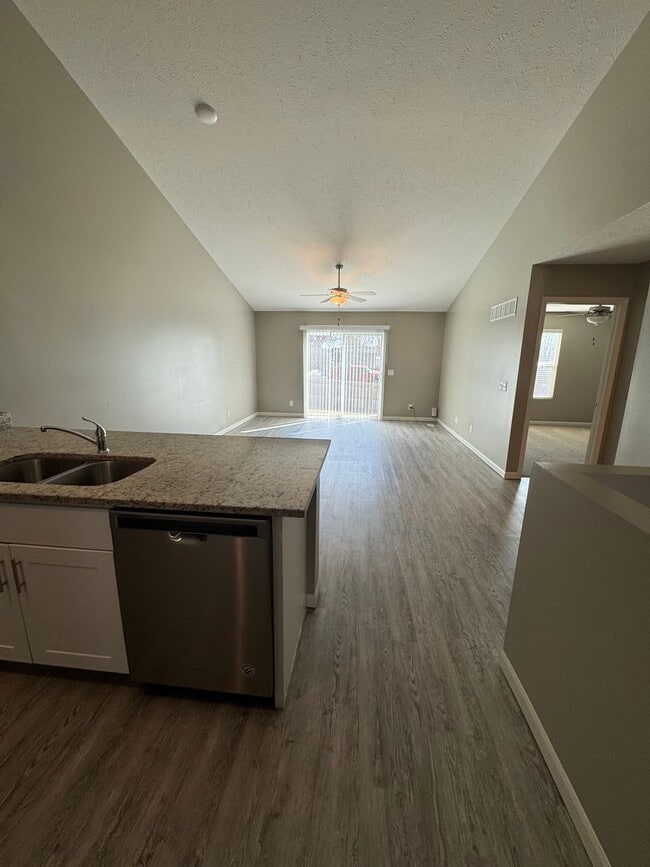 Photo - 1059 N 170th Ave