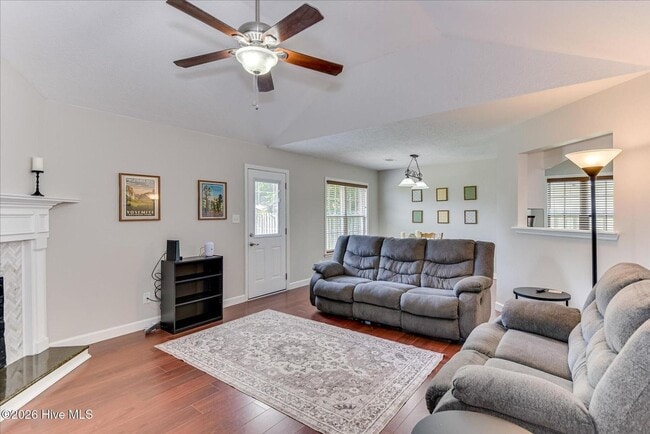 Photo - 135 Summerfield Cir