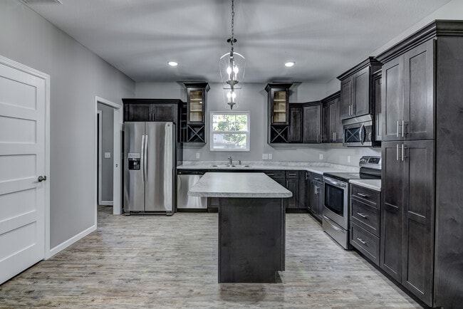 Photo - 302 12th Ave W