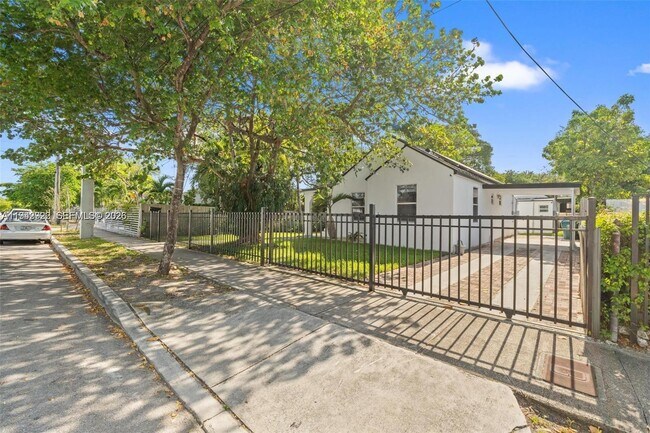 Photo - 4430 NW 1st Ave