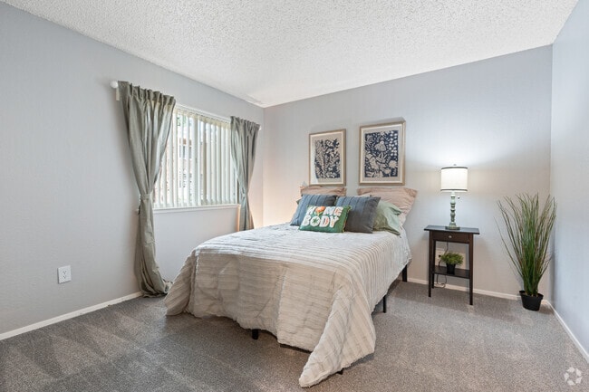 2BR, 2BA - 930SF - Bedroom