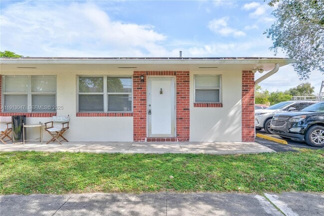 Photo - 856 SW 10th St Unit #1