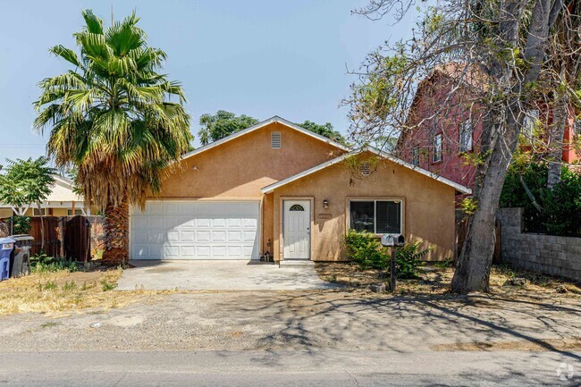 Building Photo - 3 bed 2 bath home for RENT in Modesto by H...