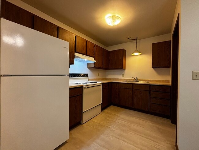 Kitchen - 684 Dutchman Dr Unit 684