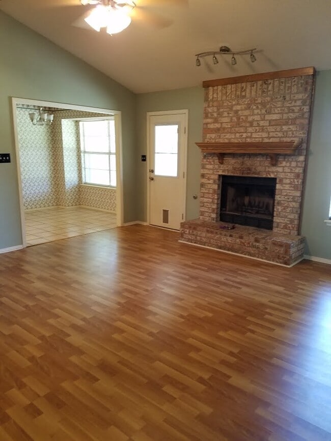 Building Photo - 2206 Aspen Ter