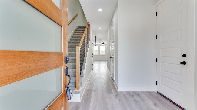 Photo - 6902 Apollo St