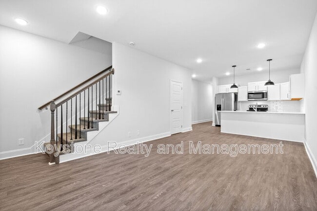 Photo - 760 Tracy Ln