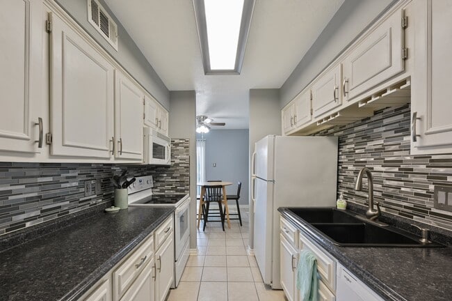 Photo - 1902 Dartmouth St Unit P6