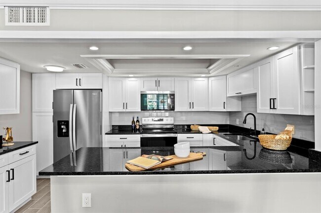 Photo - 100 Oakmont Ln Unit 105