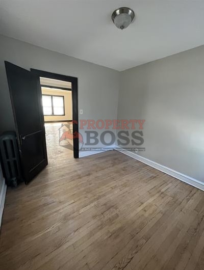 Photo - 833 E 114th St