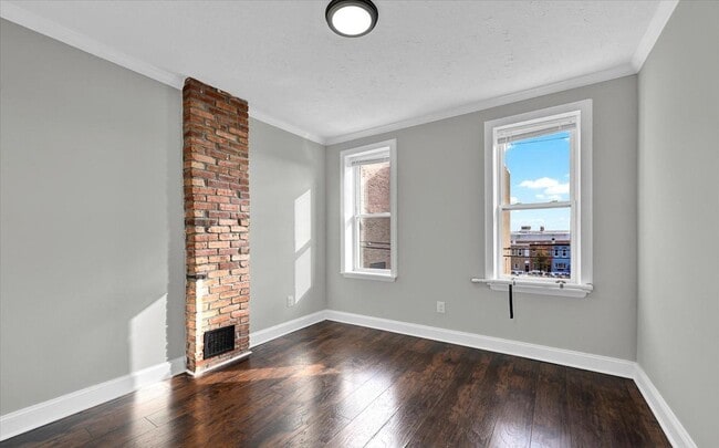 Photo - 210 N Glover St