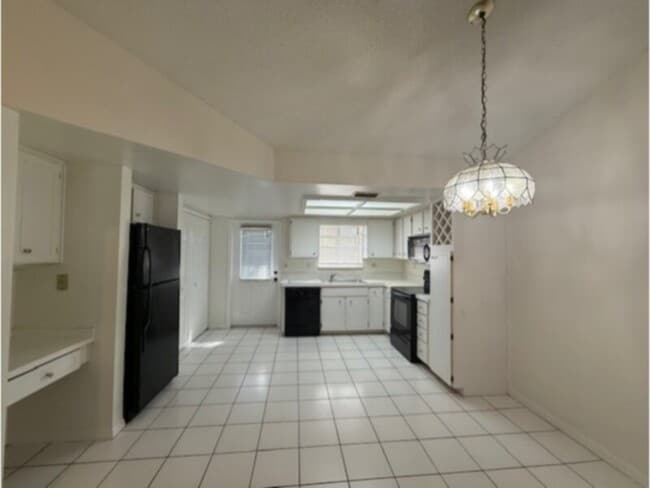 Photo - 2 Bedroom w/ Fireplace- Water & Lawn C...