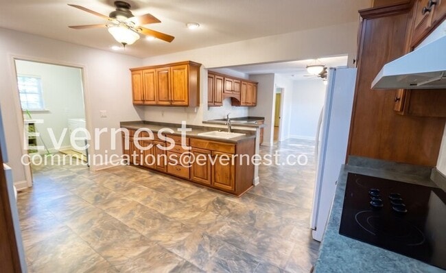 Photo - 5737 Garrett Dr