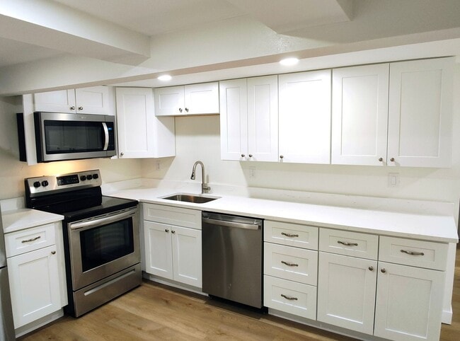 Photo - 951 Logan Ave S Unit 951 E Logan Ave #B