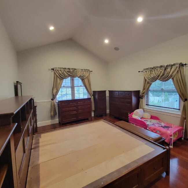 Photo - 713 Academy Ave Unit 2