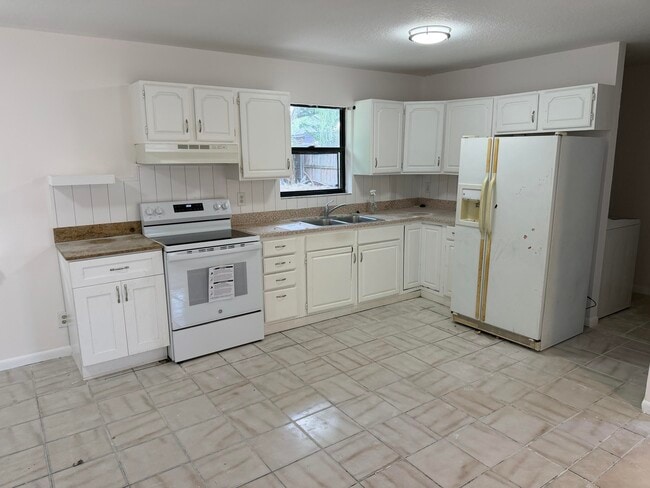 Photo - 17359 Sapp Pl