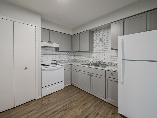 Photo - 211 Smt Rdg Dr Unit Apt D