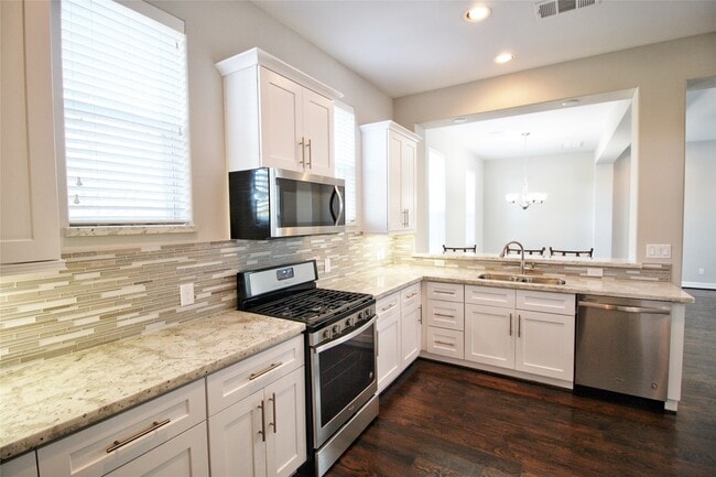 Photo - 709 Link Rd