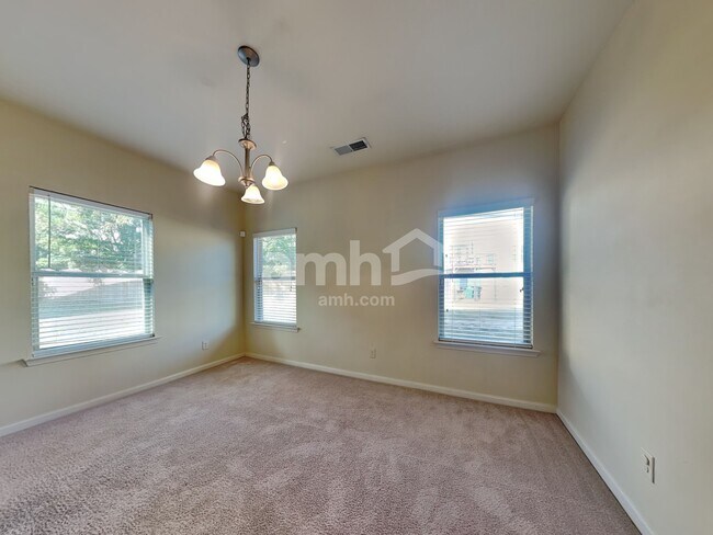 Photo - 1302 Lock Heath Trail SE