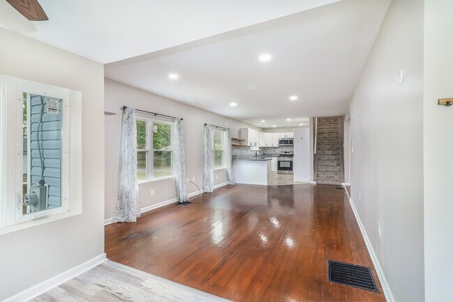 Photo - 243 Ridgeway Rd