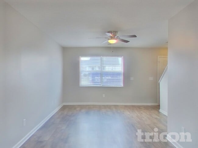 Photo - 175 Cascade Dr