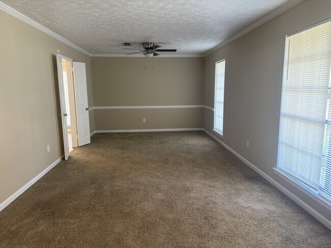 1206 Kingston Green Dr