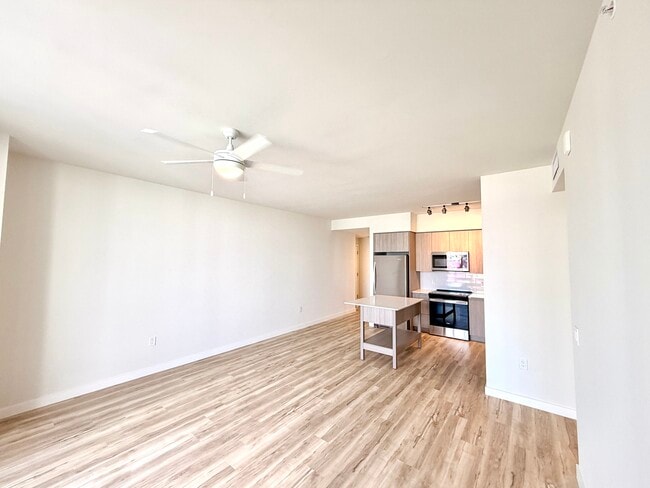 Photo - 452 SW 2nd St Unidad 13