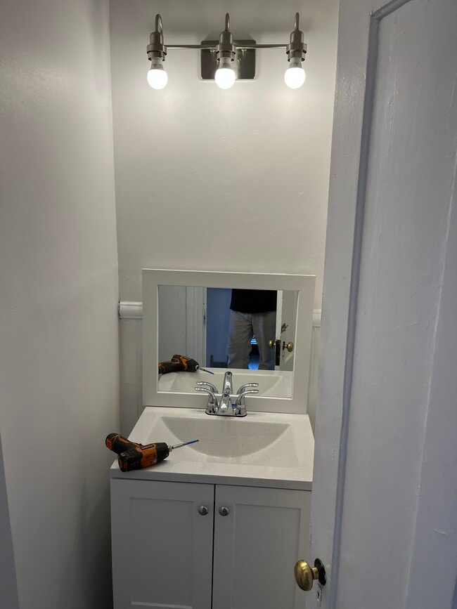 Photo - 211 Vernon St Unit 3rd Floor