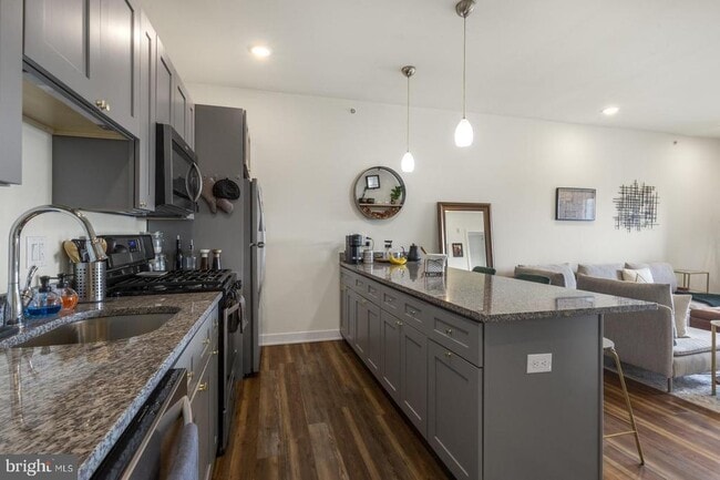 Photo - 2411 Kensington Ave Unit 403