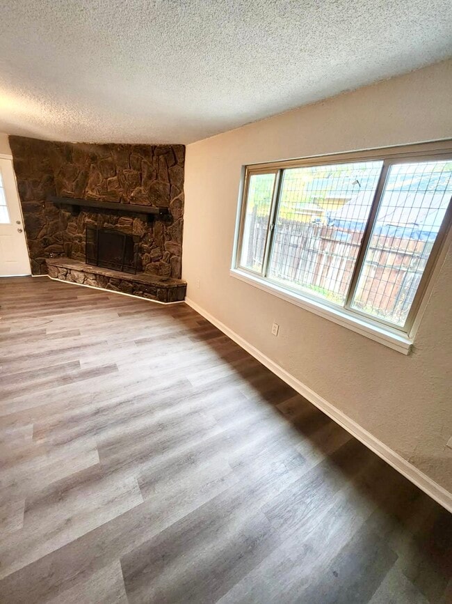 Photo - 2840 Belden St