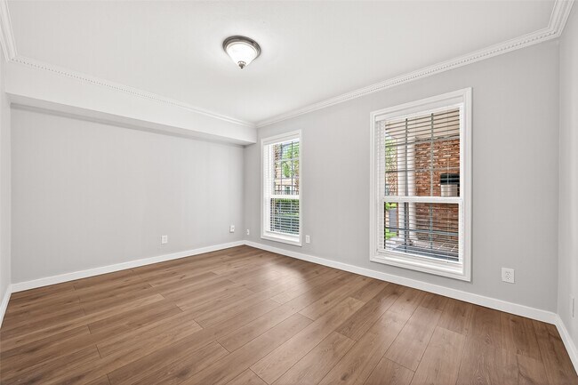 Building Photo - 359 N Post Oak Ln Unit 127