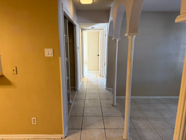 Photo - 170 De Chantle Rd Unit 205