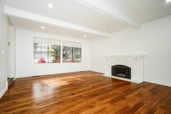 Photo - Beautifully Updated Mill Creek Home in Prime Location