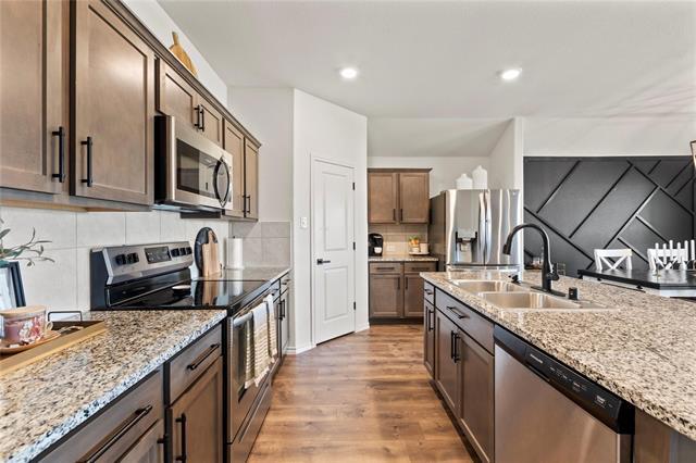 Photo - 985 Alton Dr