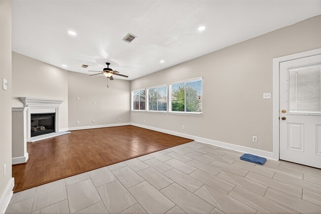 Photo - 6247 Settlers Lake Cir E