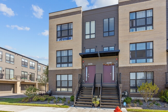 Building Photo - 2251 Parkside Dr