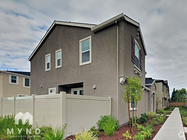 Building Photo - 2172 Brave Hawk Loop Rental