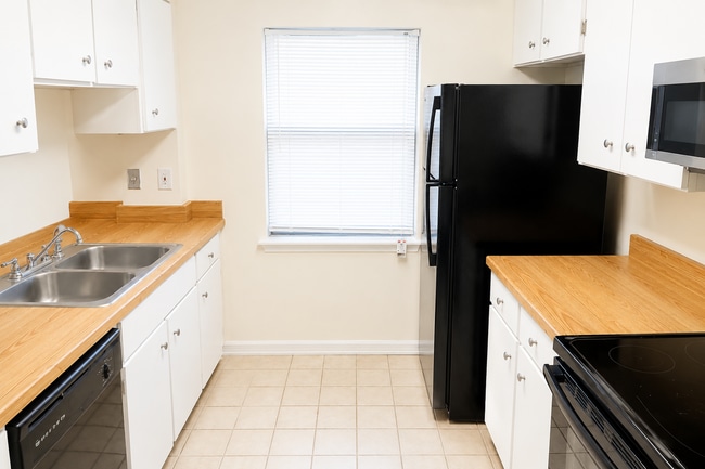 Photo - 1673 Spring Garden Ct Unidad 1673