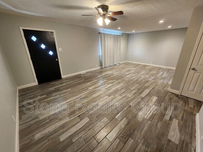 Photo - 2008 N 25th St Unidad 2