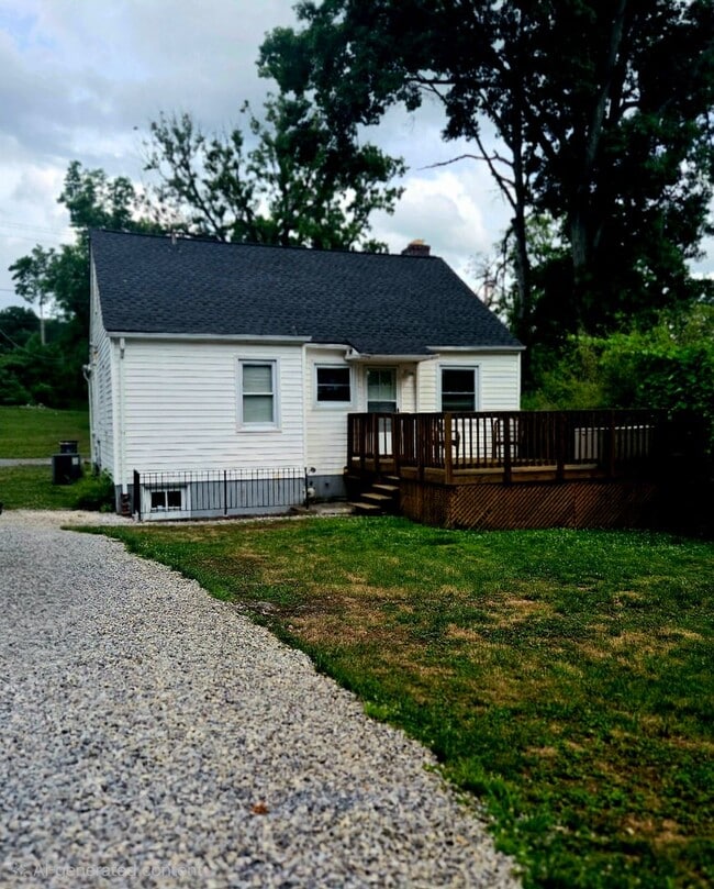 Photo - 2 Bdrm/ 1 Bath Cottage w/hardwood floors Kingsport, TN