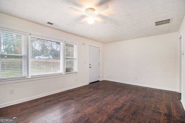 Photo - 2087 Austin Dr