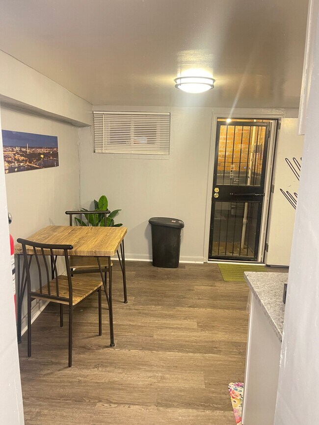 Photo - 204 34th St NE