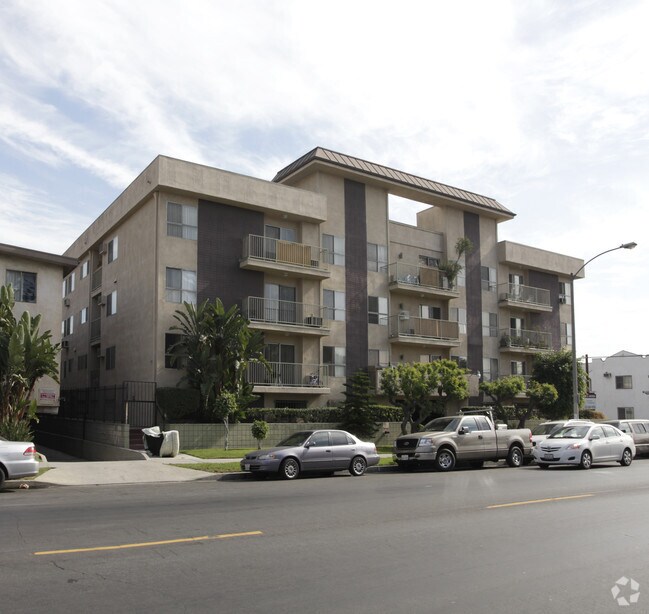 Photo - 178 Oxford Ave