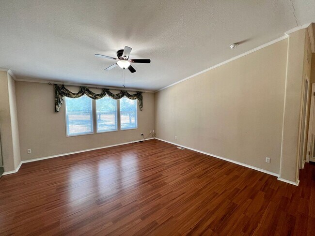 Photo - Live Large in This Beautiful Adkins Retreat!