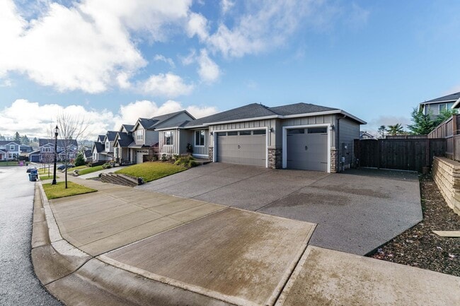Photo - Charming 3-Bedroom, with Office and 2 Bath Single Level Home in Desirable Green Mountain Estates ...