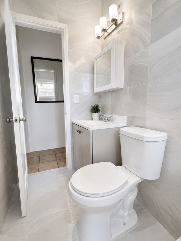 Photo - 1355 NE 129th St