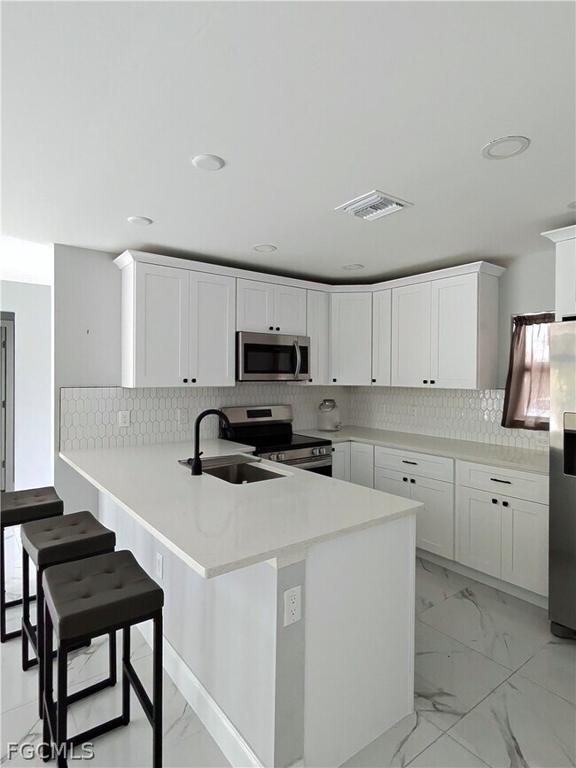 Photo - 636 Eisenhower Blvd