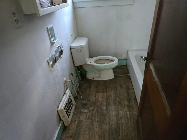 Photo - 2728 W Wyoming St