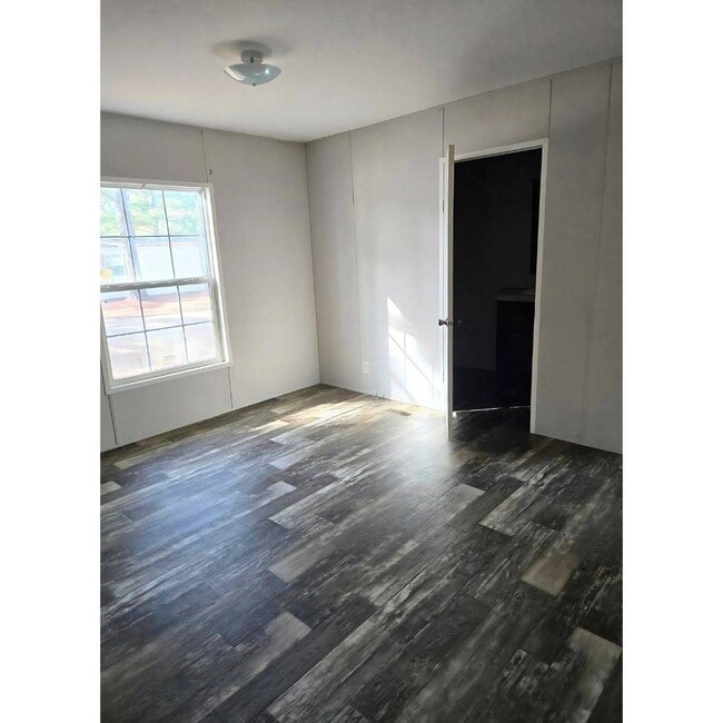 Photo - 1110 Victoria St